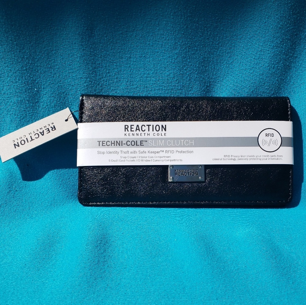 Kenneth Cole Reaction Black TechniCole Slim Clutch